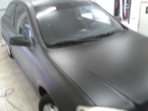 envelopamento preto fosco veiculo adesivado (36)  