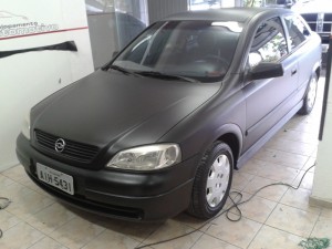 envelopamento preto fosco veiculo adesivado (38)  