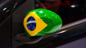 salao-automovel-sao-paulo-carro-bandeira-brasil-vroom 